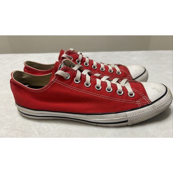 Converse Chuck Taylor All Star Men’s Size 10 Red White Low Top Cap Toe - Picture 1 of 9